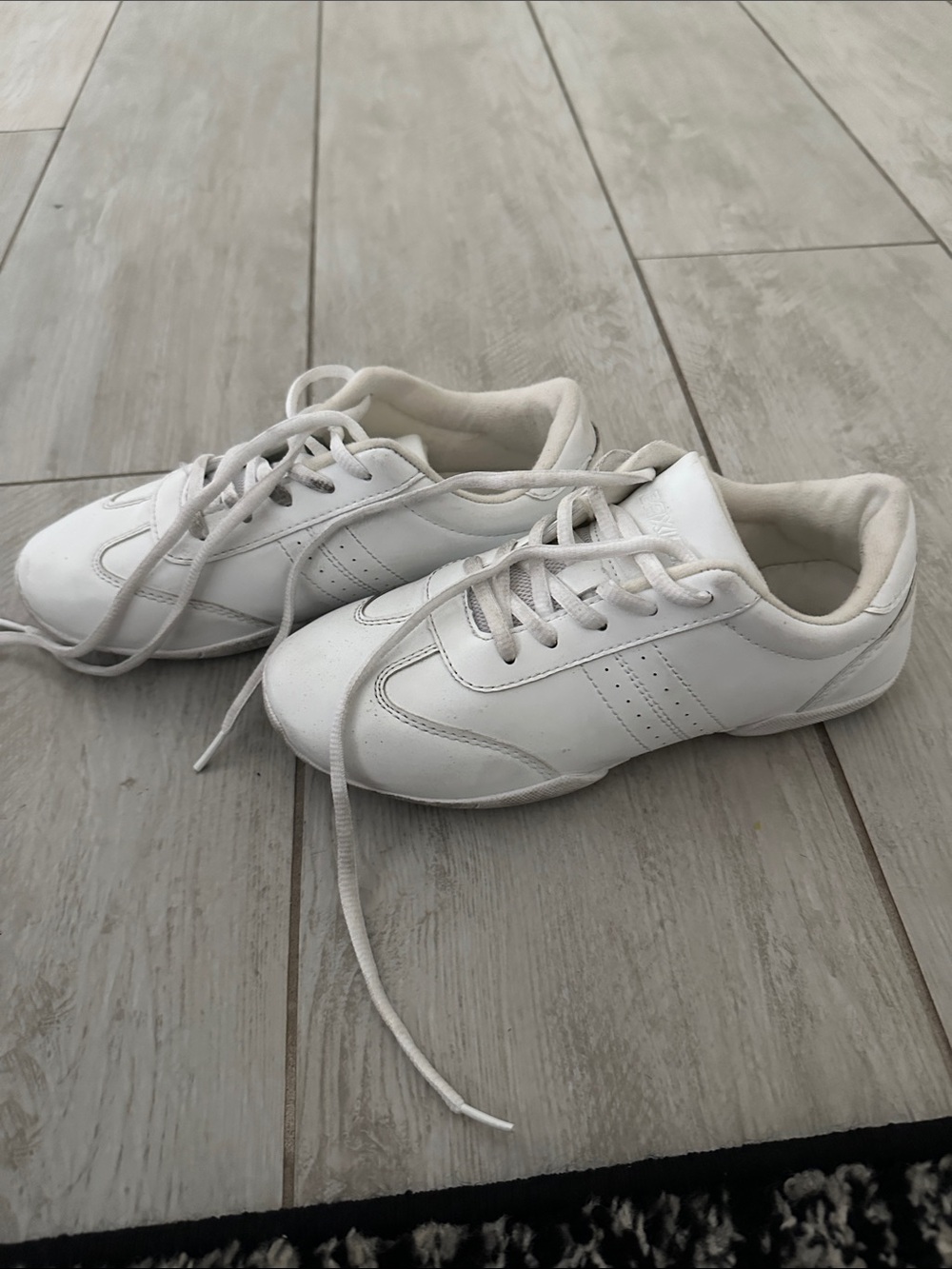 Cheer Shoe White Kids Lace-Up Sneakers